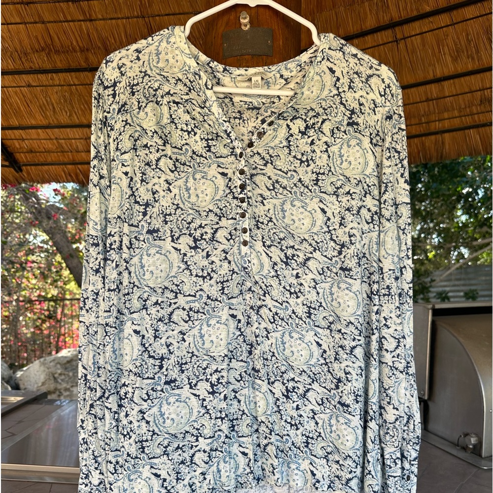 Lucky Brand shirt size L never worn, Make an offer